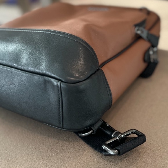 Coach Graham Pack Crossbody - Picture 7 of 16